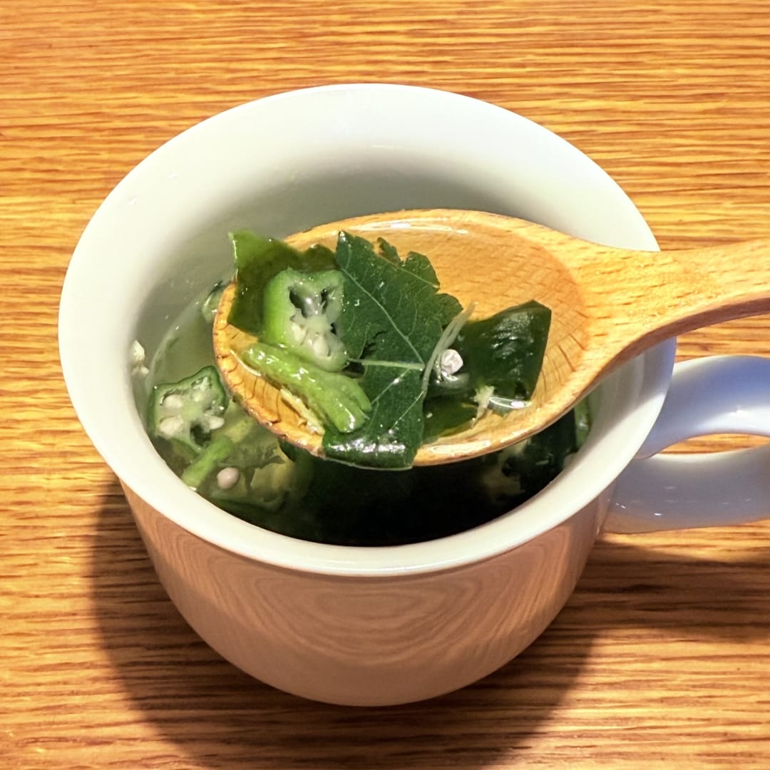 オクラ入りねばねば野菜のスープ