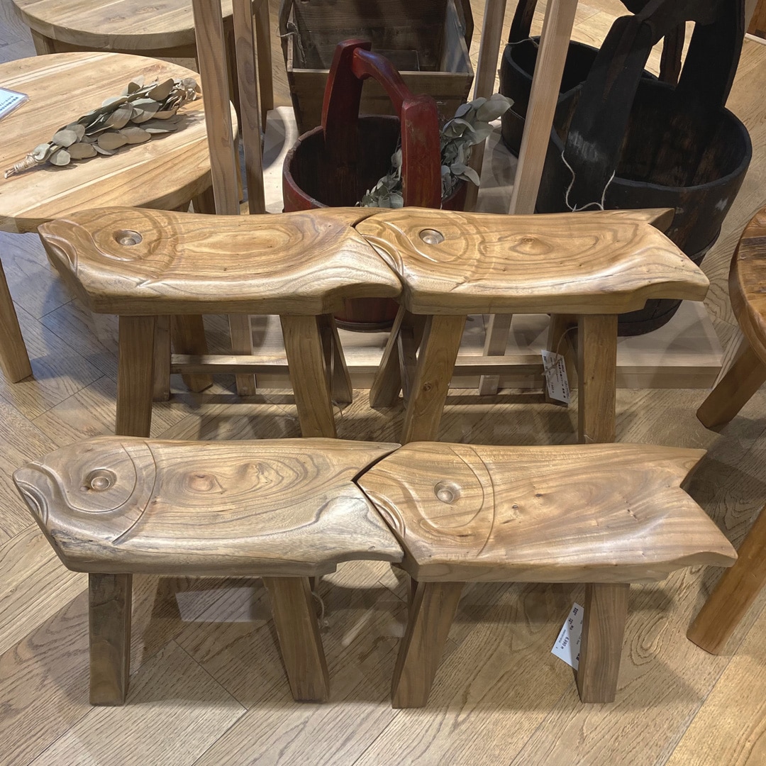 【マルエイガレリア】古家具に小さなサイズが入荷しました