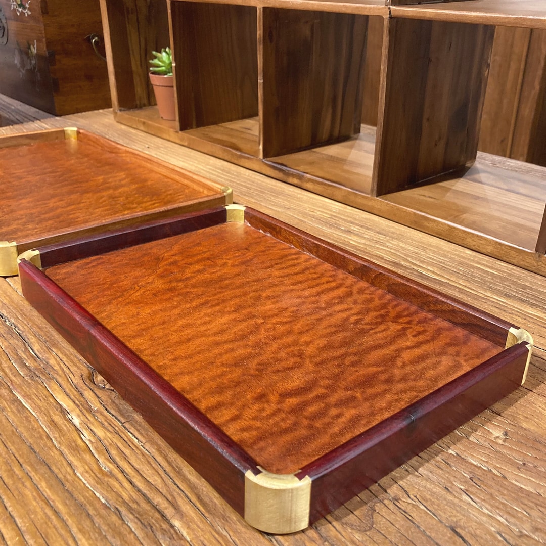 【マルエイガレリア】古家具に小さなサイズが入荷しました