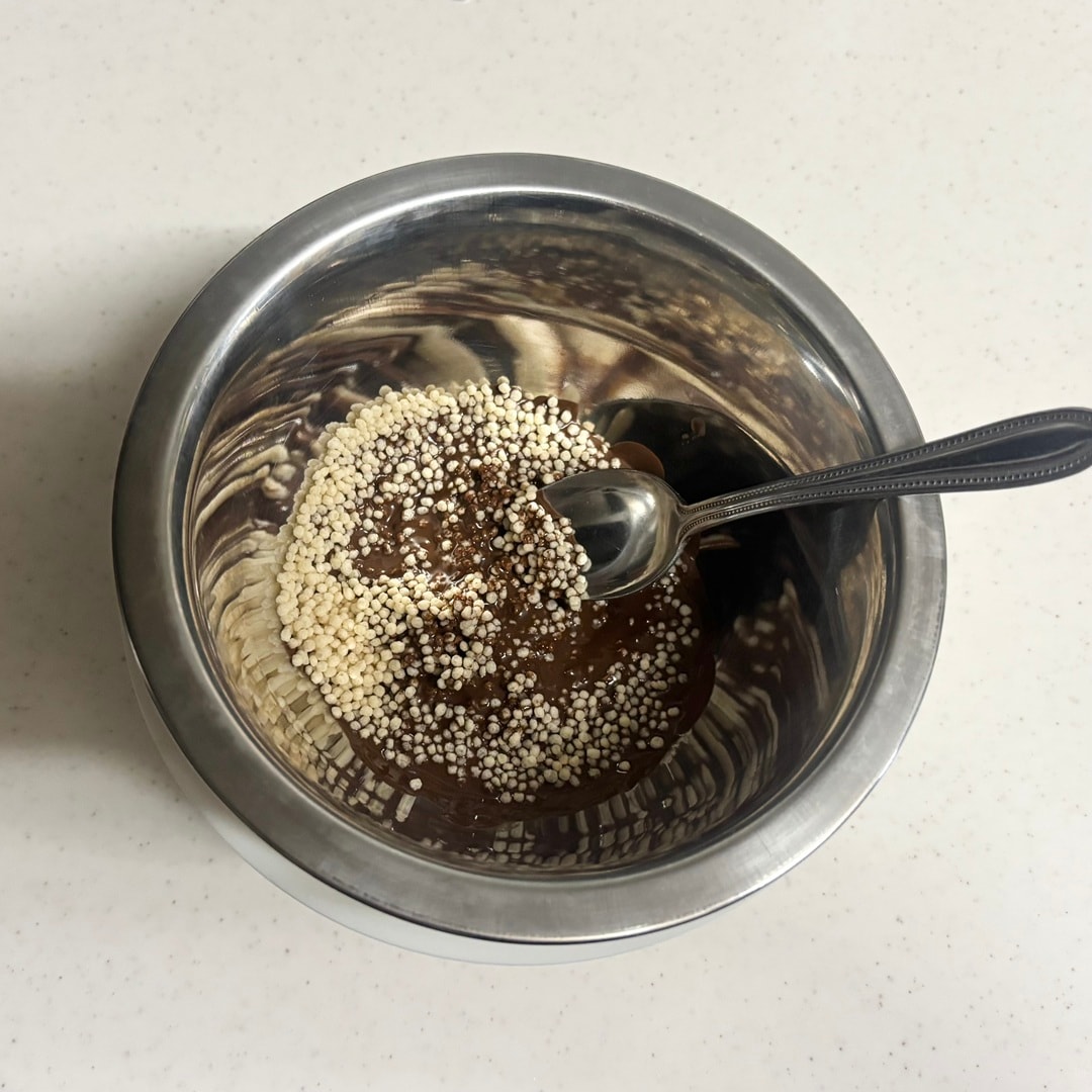 チョコを湯煎で溶かす