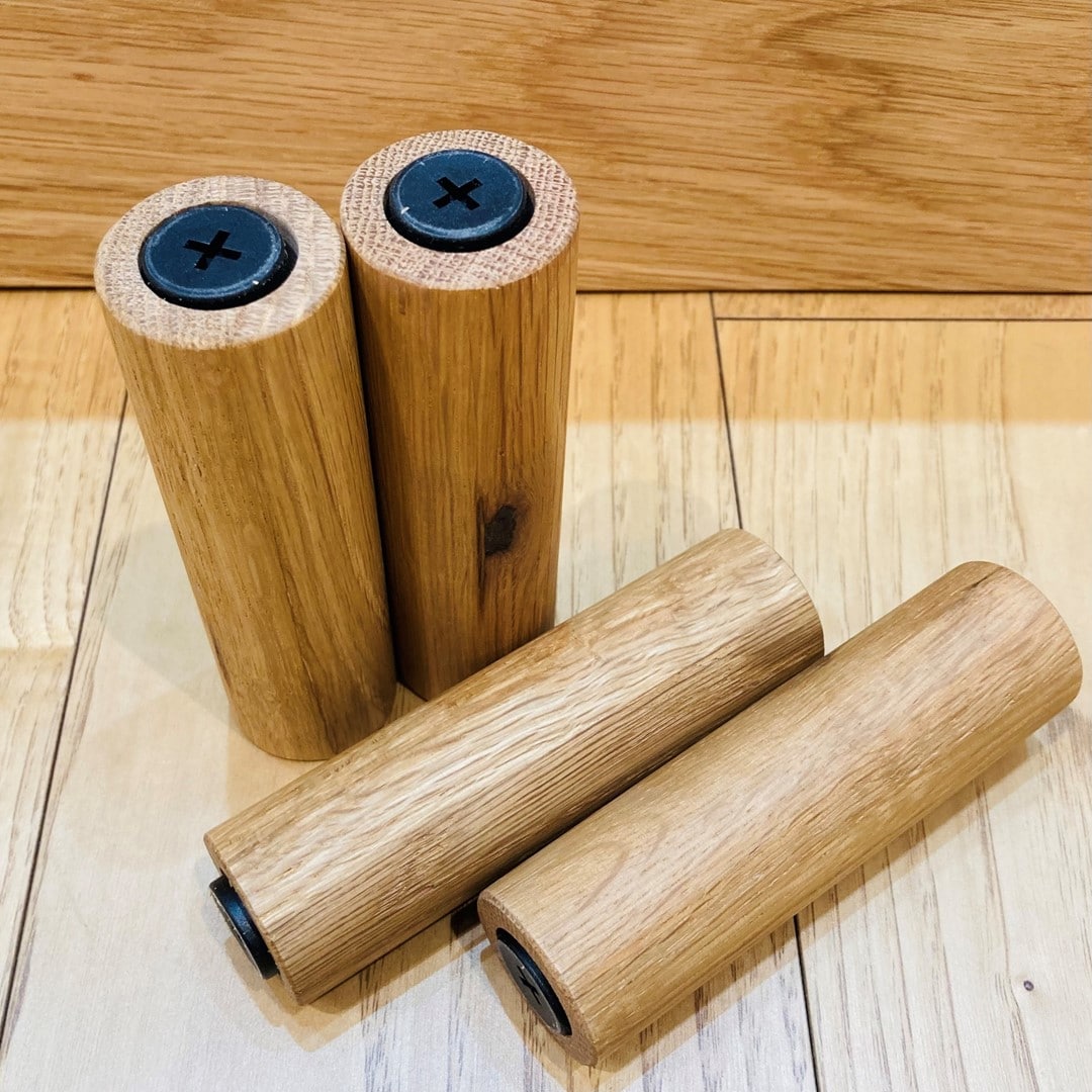 シェルフの脚のパーツ写真です。