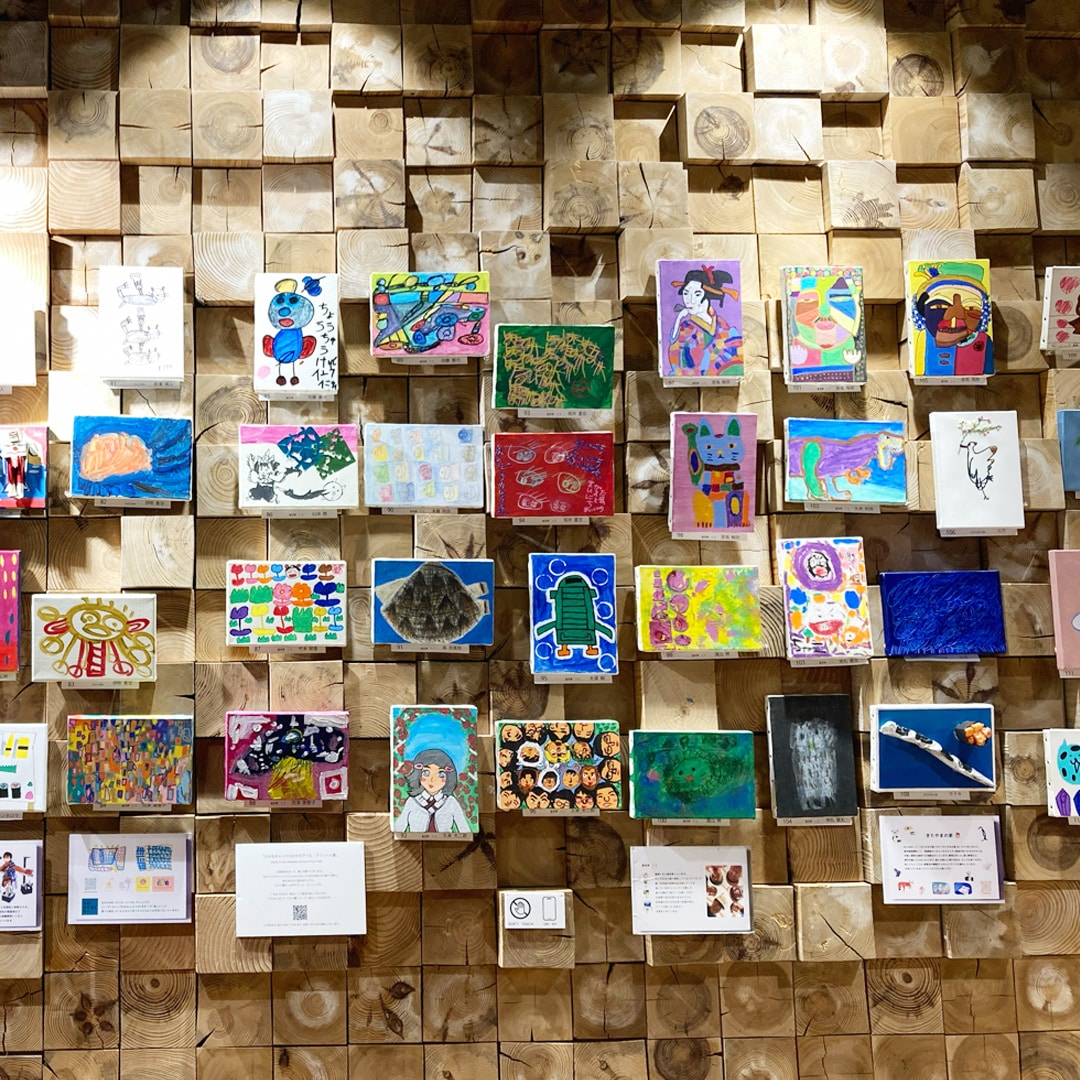 【マルエイガレリア】「小さなキャンバスの中のアール・ブリュット展」