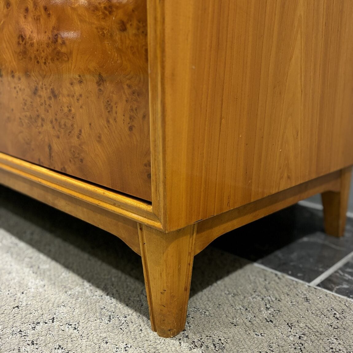 VINTAGE BOOKSHELF06