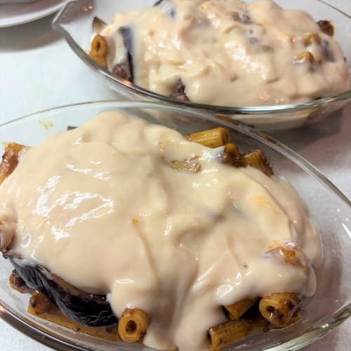 ホワイトソースをかけた画像