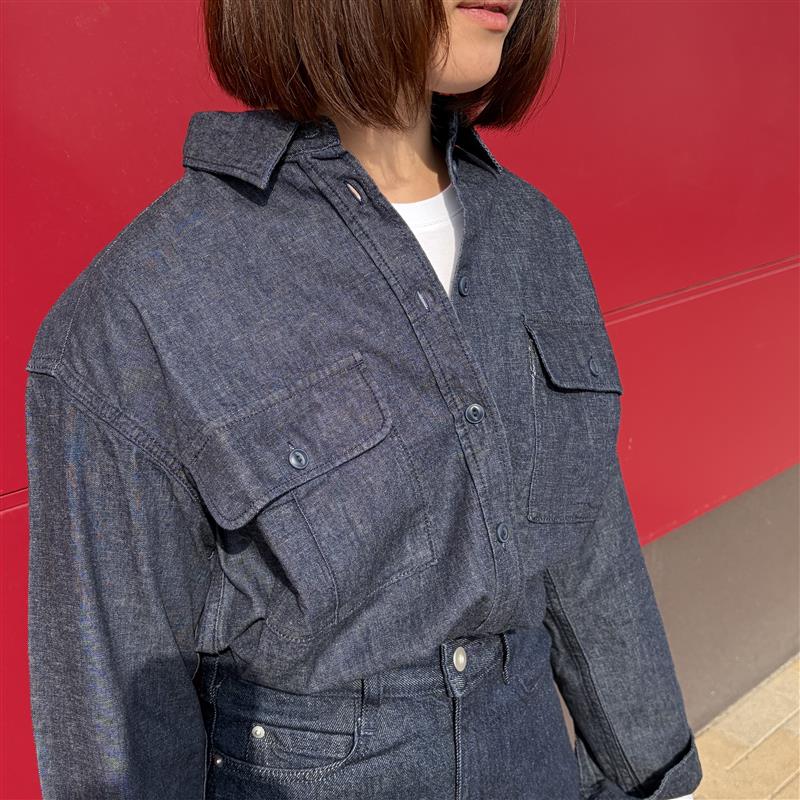 スタッフスナップ胸元