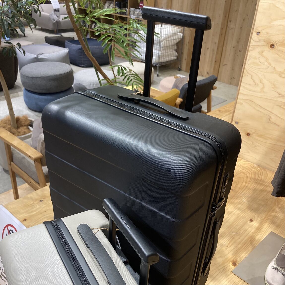 【サンリブBUONO萩原】リニューアルしたハードキャリーケースのご紹介です。_eVON2R