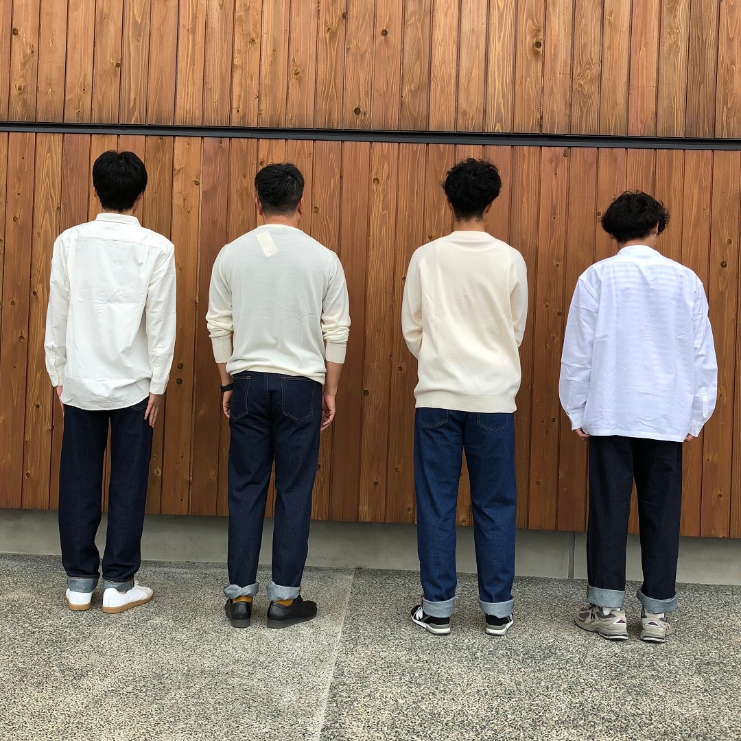 後ろ