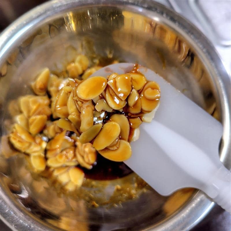 カラメル風味ソースを湯せん