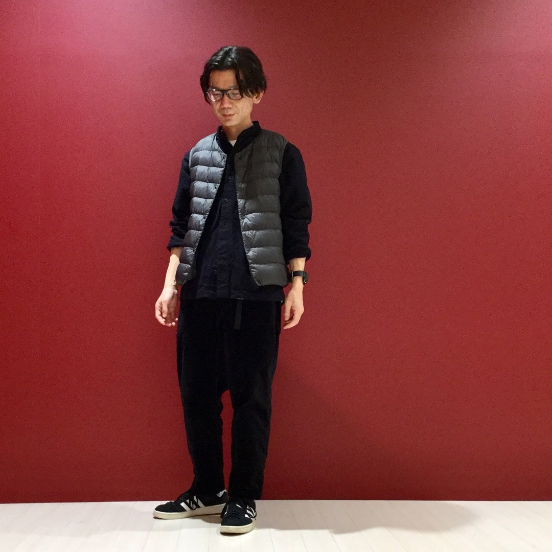 【アミュプラザ博多】これはいい！軽量　ポケッタブルノーカラーダウンベスト 