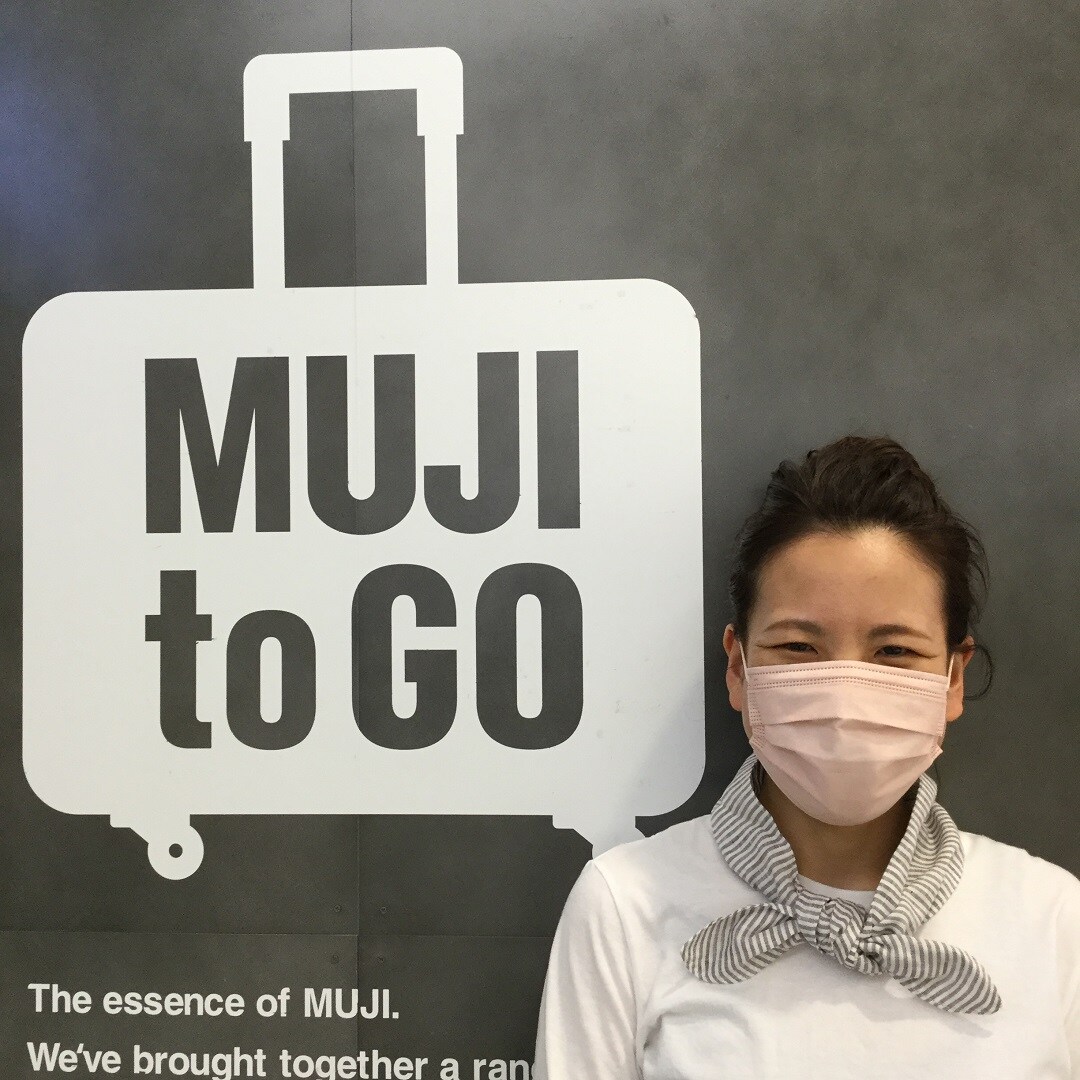 【MUJI to GO成田国際空港第1ターミナル】フレンチリネン ポケット付きスカーフのご紹介