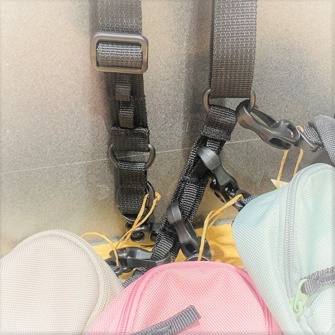 【MUJI to GO 成田国際空港第1ターミナル】ひっかけて、ショルダーベルト。