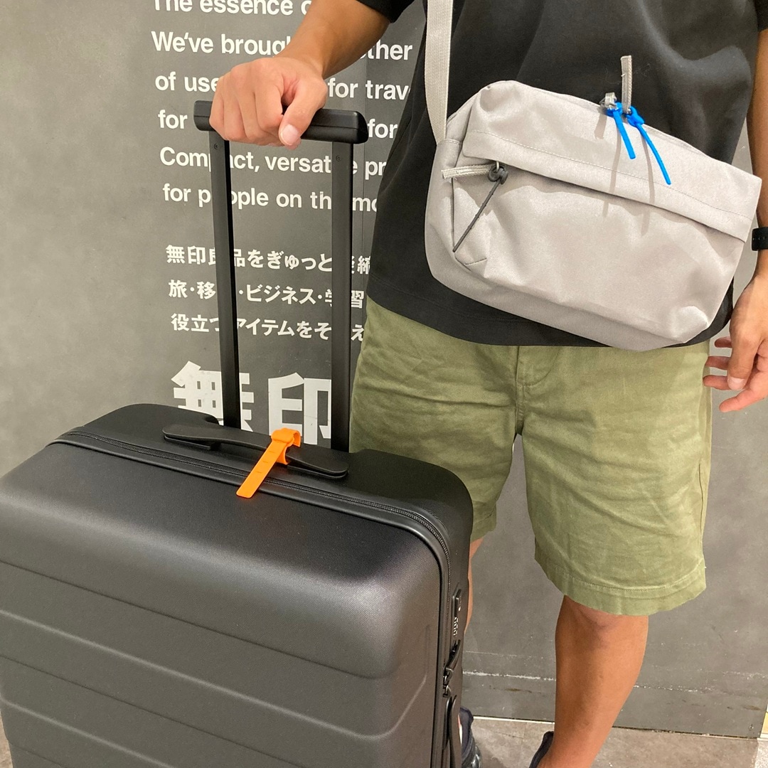 【MUJI to GO成田国際空港第1ターミナル】多用途なシリコーン識別バンドを紹介します。_Cz0Fvv