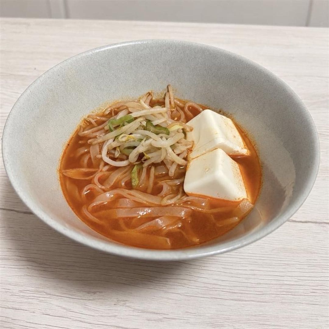 【MUJI to GO 成田国際空港第1ターミナル】約５分で作れる簡単森岡温麵ユッケジャンスープを紹介します_TFzay6