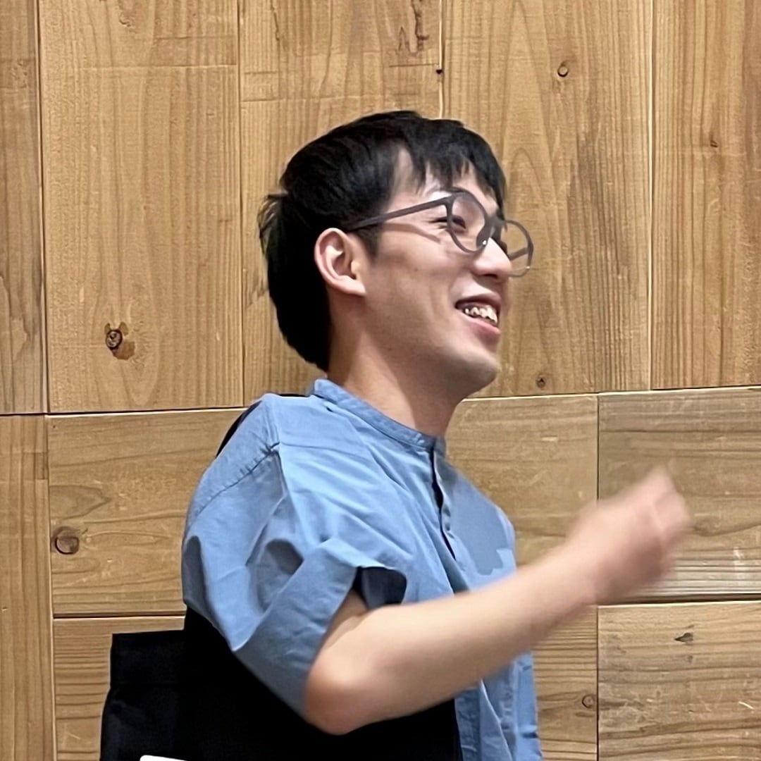 サングラス見せ　アップ