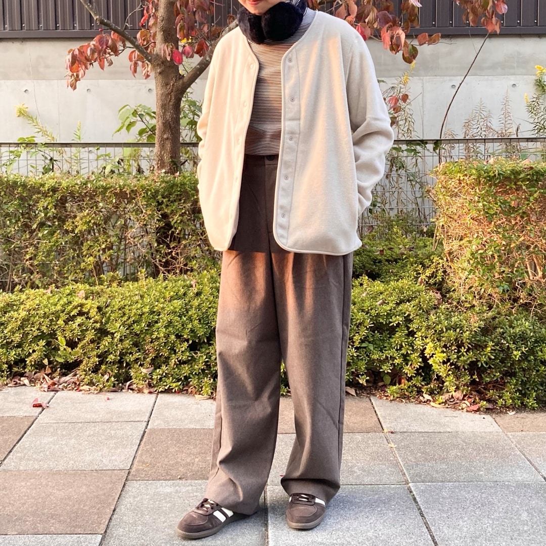 【ザ・モール仙台長町】首元から下の寄りの写真