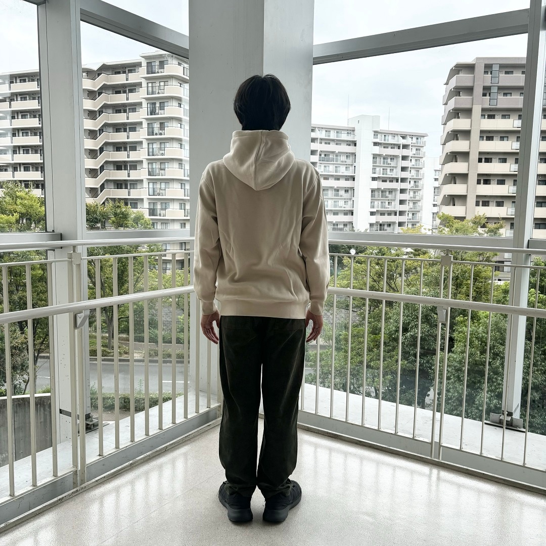 背面
