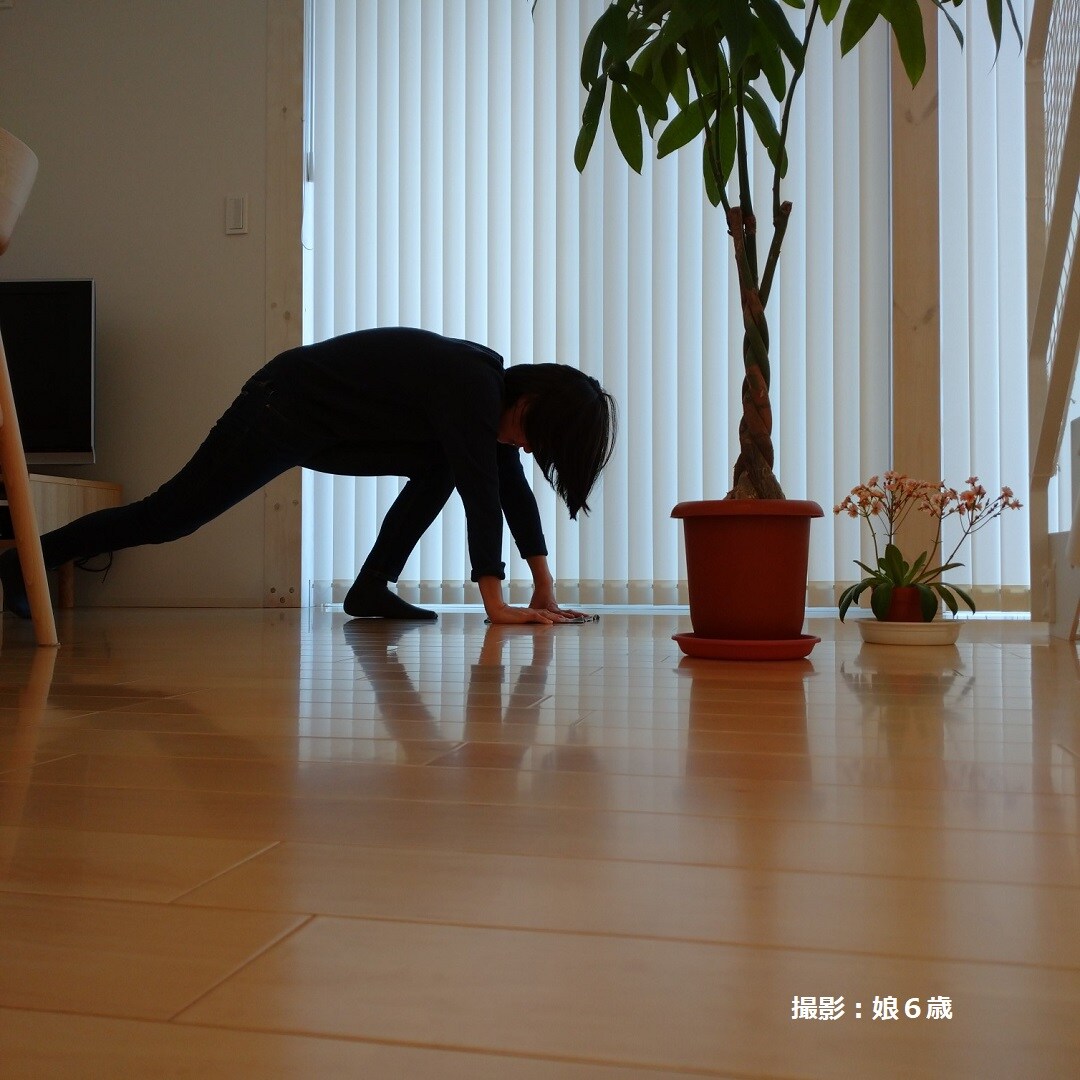 【イオンモール羽生】雑巾がけ