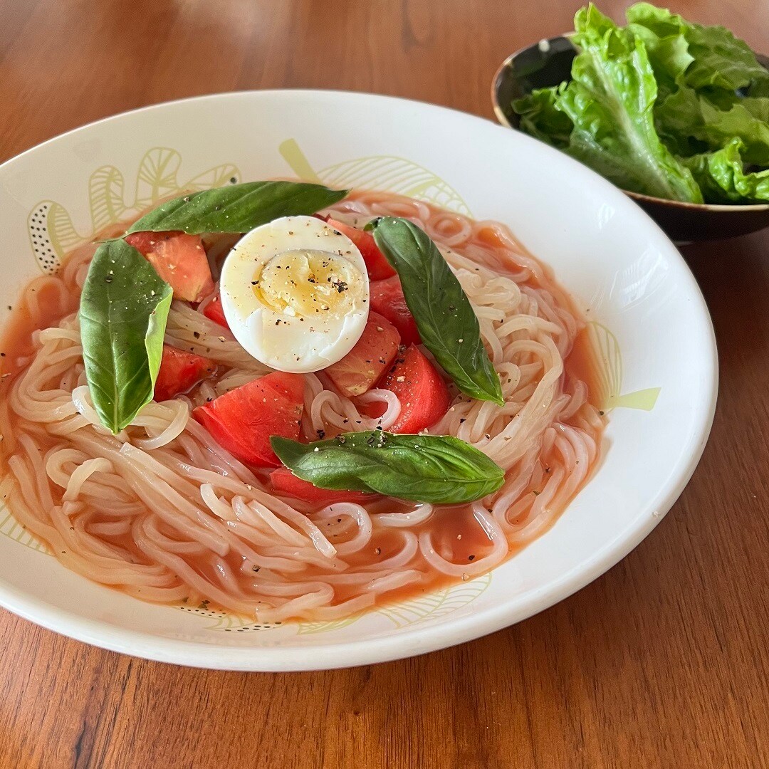 トマトの冷麺の写真