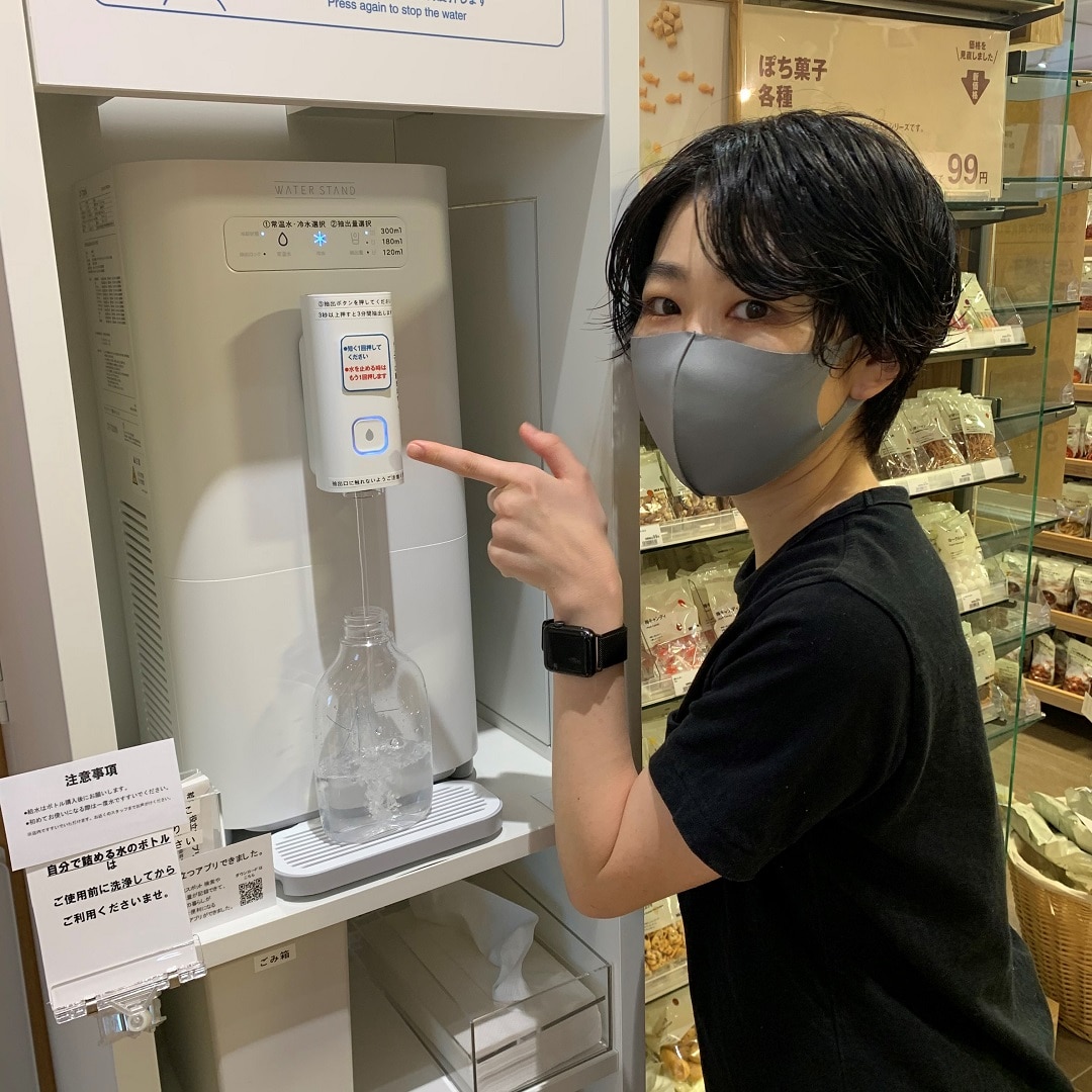 自分で詰める水のボトル水の入れ方