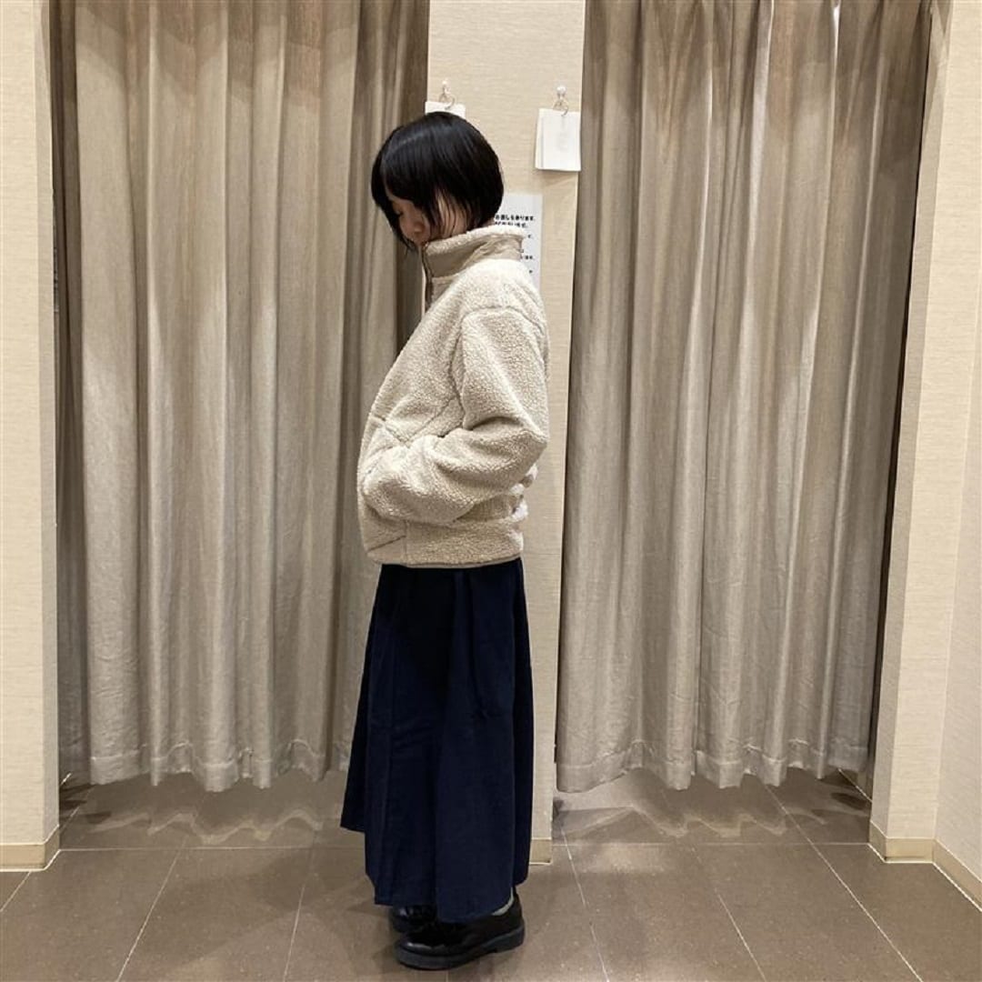 横からのボアフリースの着用画像