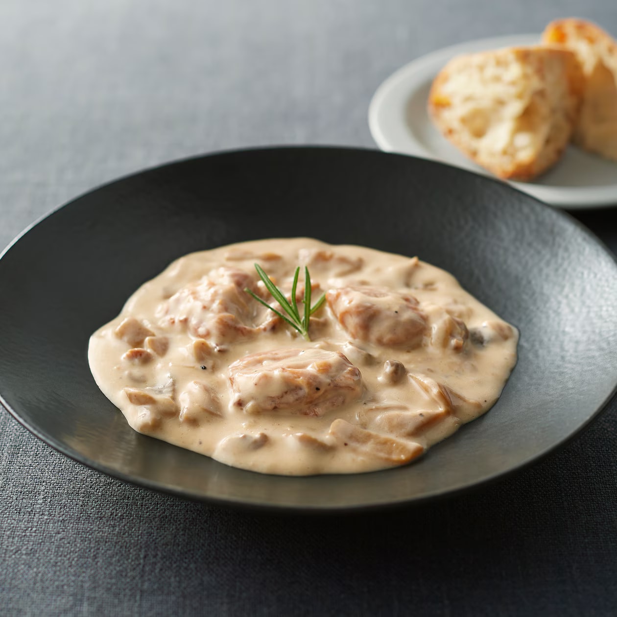 「素材を生かした　チキンフリカッセ」の商品画像