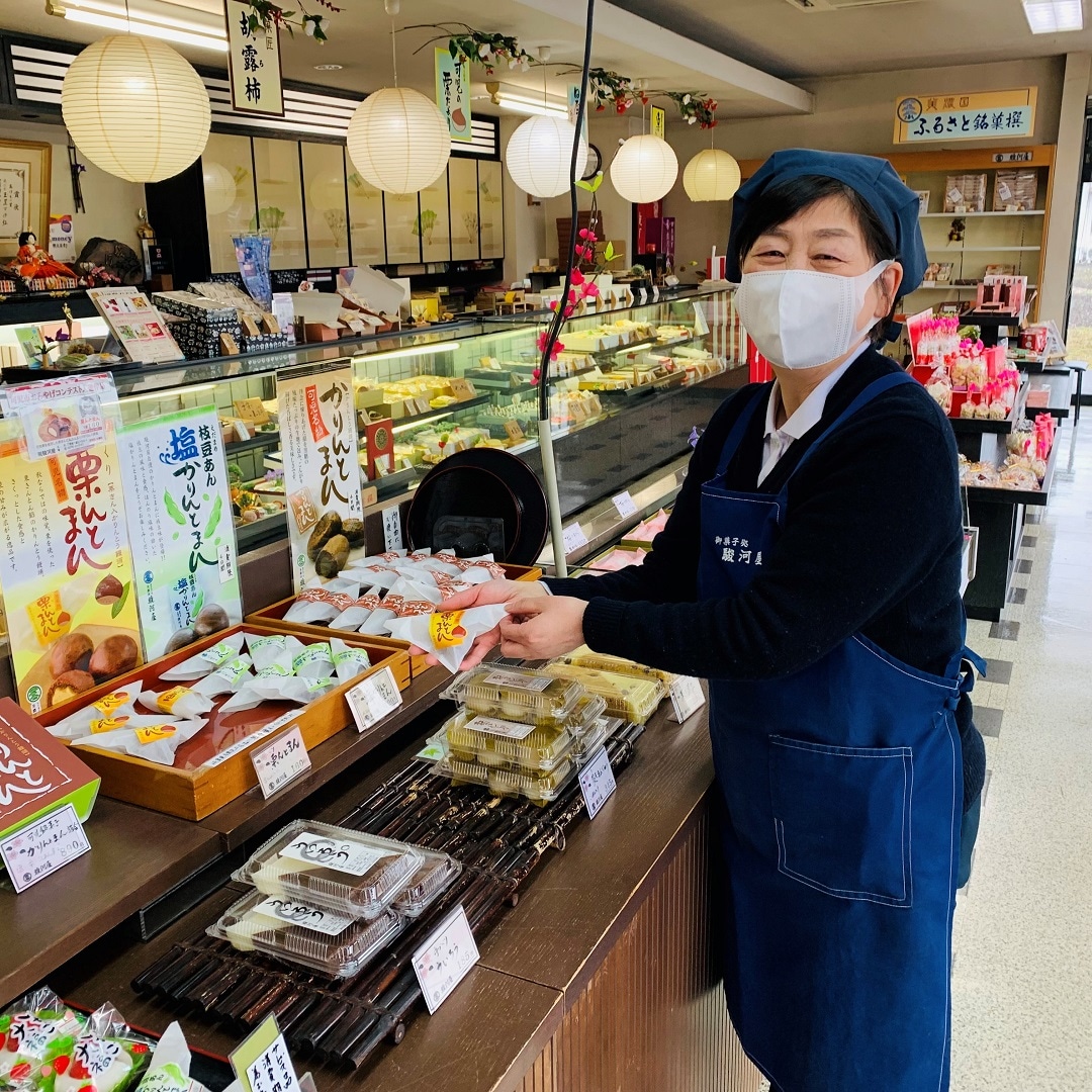 駿河屋さん　ショーケース2