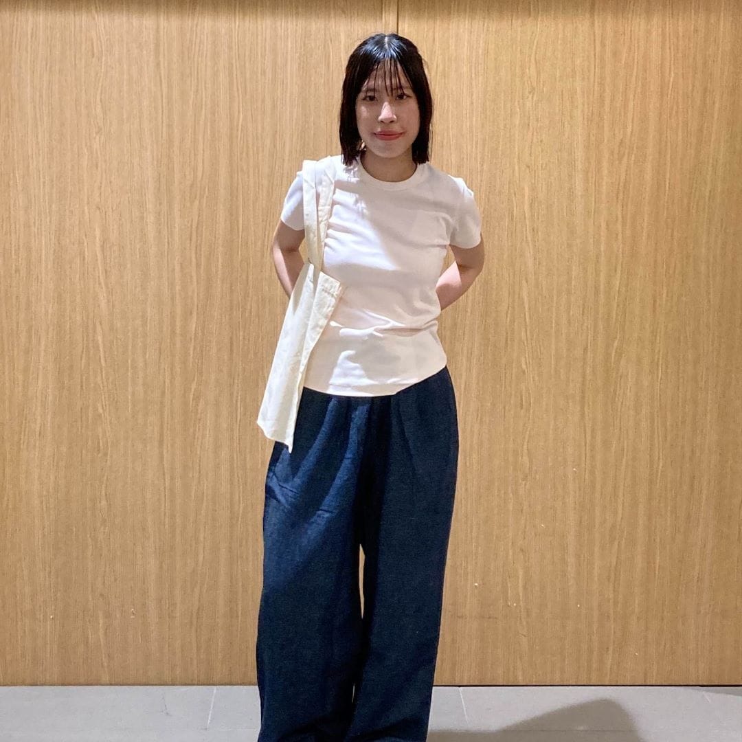 婦人　涼感 汗じみしにくい クルーネック半袖Ｔシャツを使ったコーデの写真