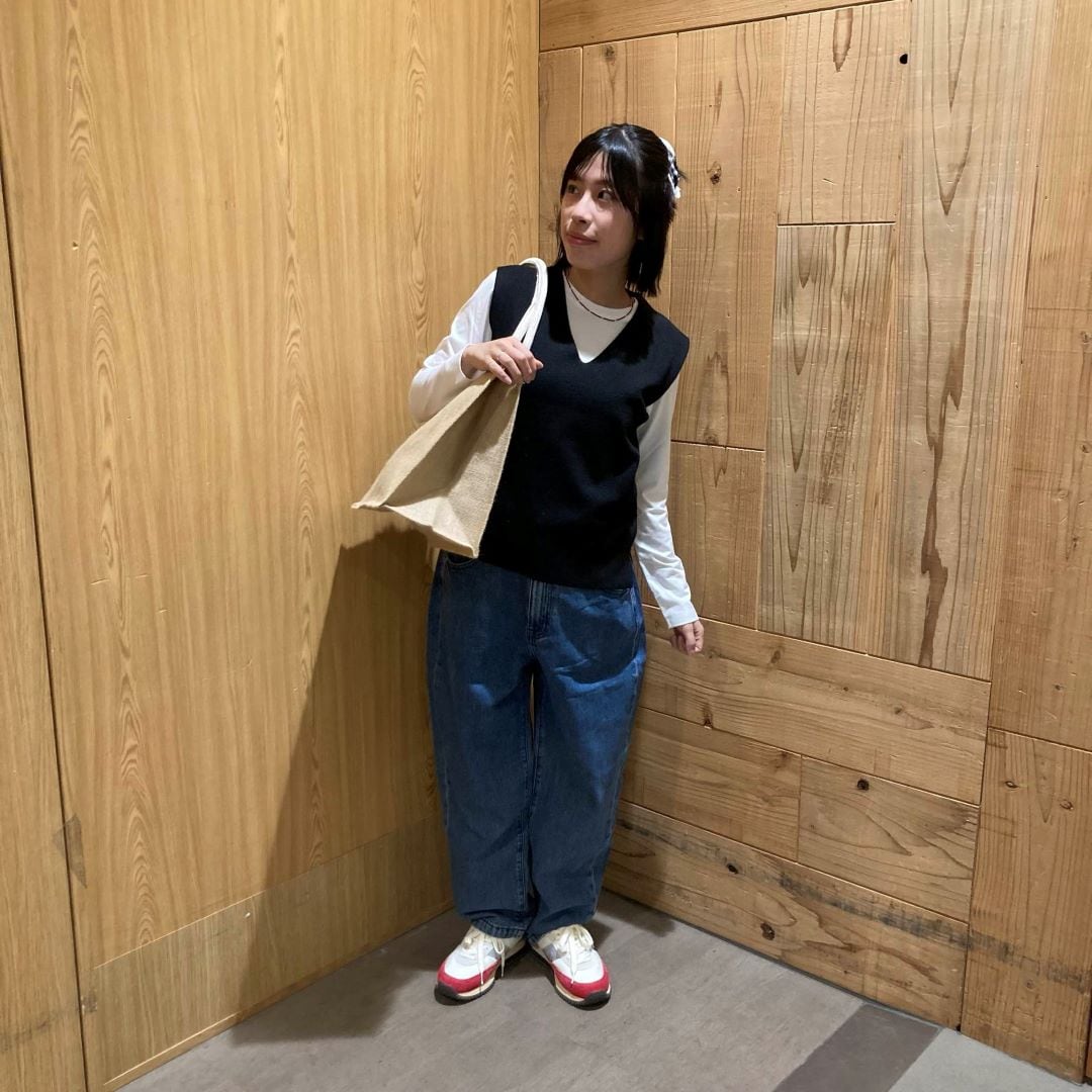 洗えるミラノリブ編みベスト着用画像①