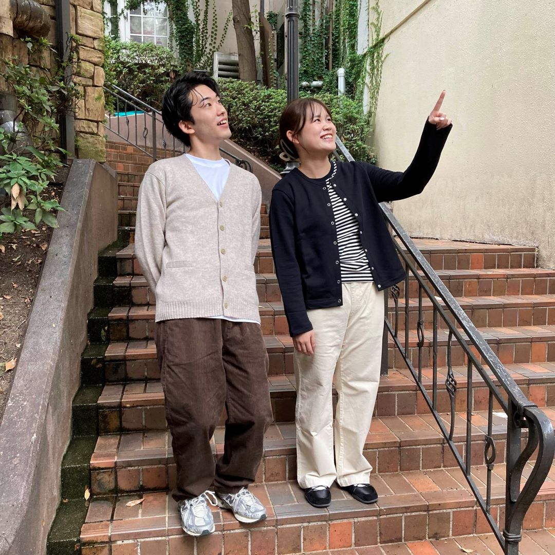 スタッフ二人コーデュロイパンツ着用画像②