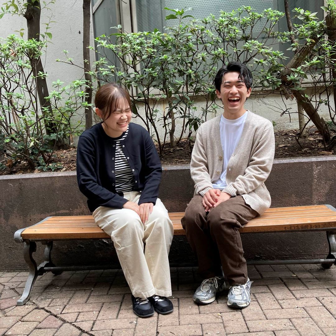 スタッフ二人コーデュロイパンツ着用画像③