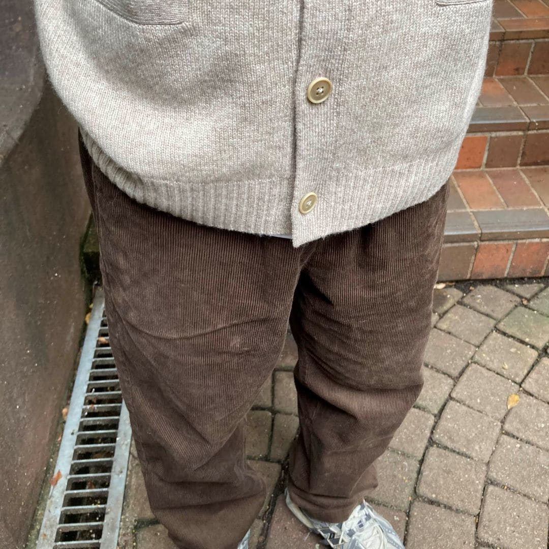 男性スタッフコーデュロイパンツ着用画像③
