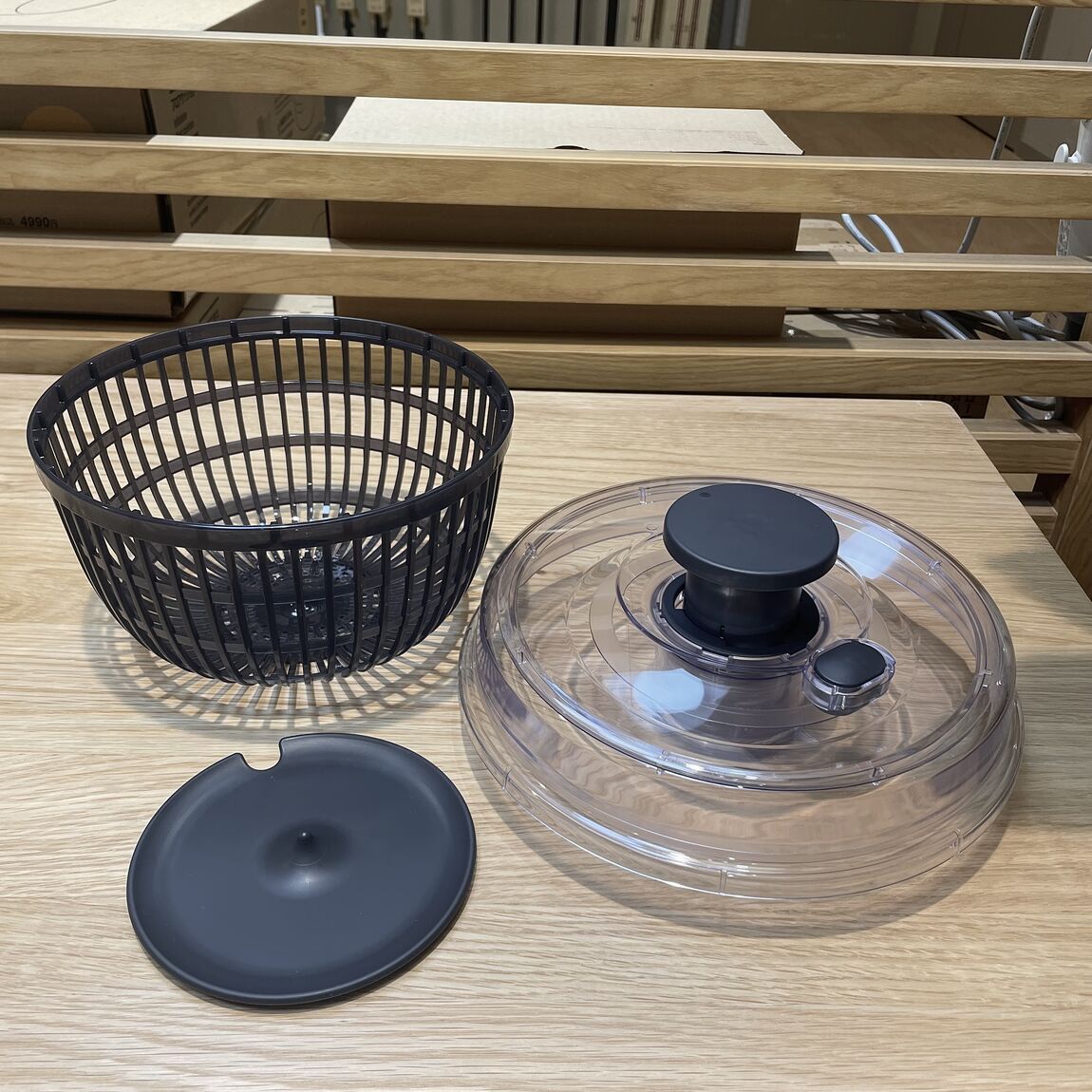 【セレオ八王子】プッシュ式サラダスピナーのご紹介_gAgGw3