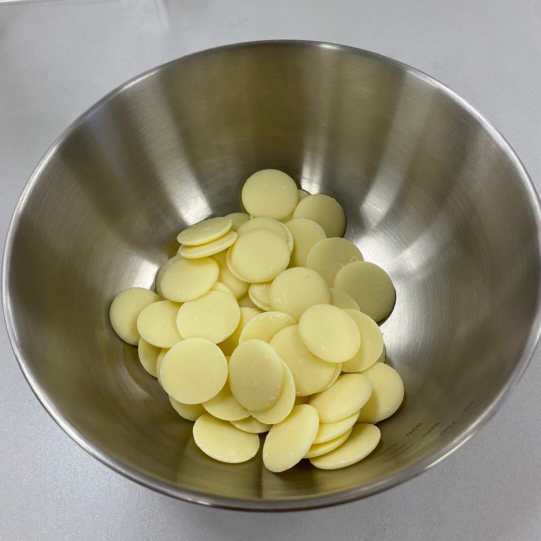 ホワイトチョコ湯せん前