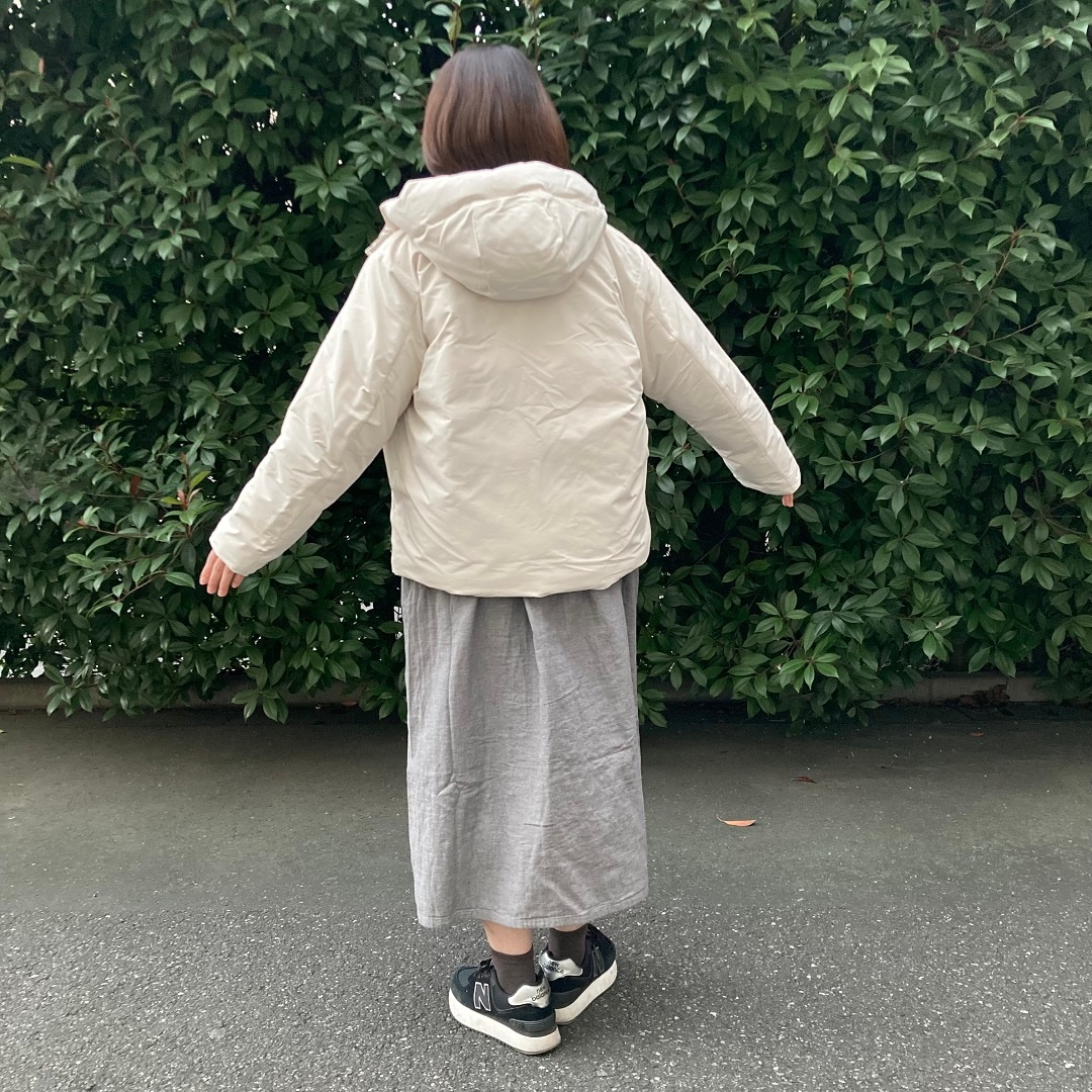 婦人コーディネート　後ろ姿