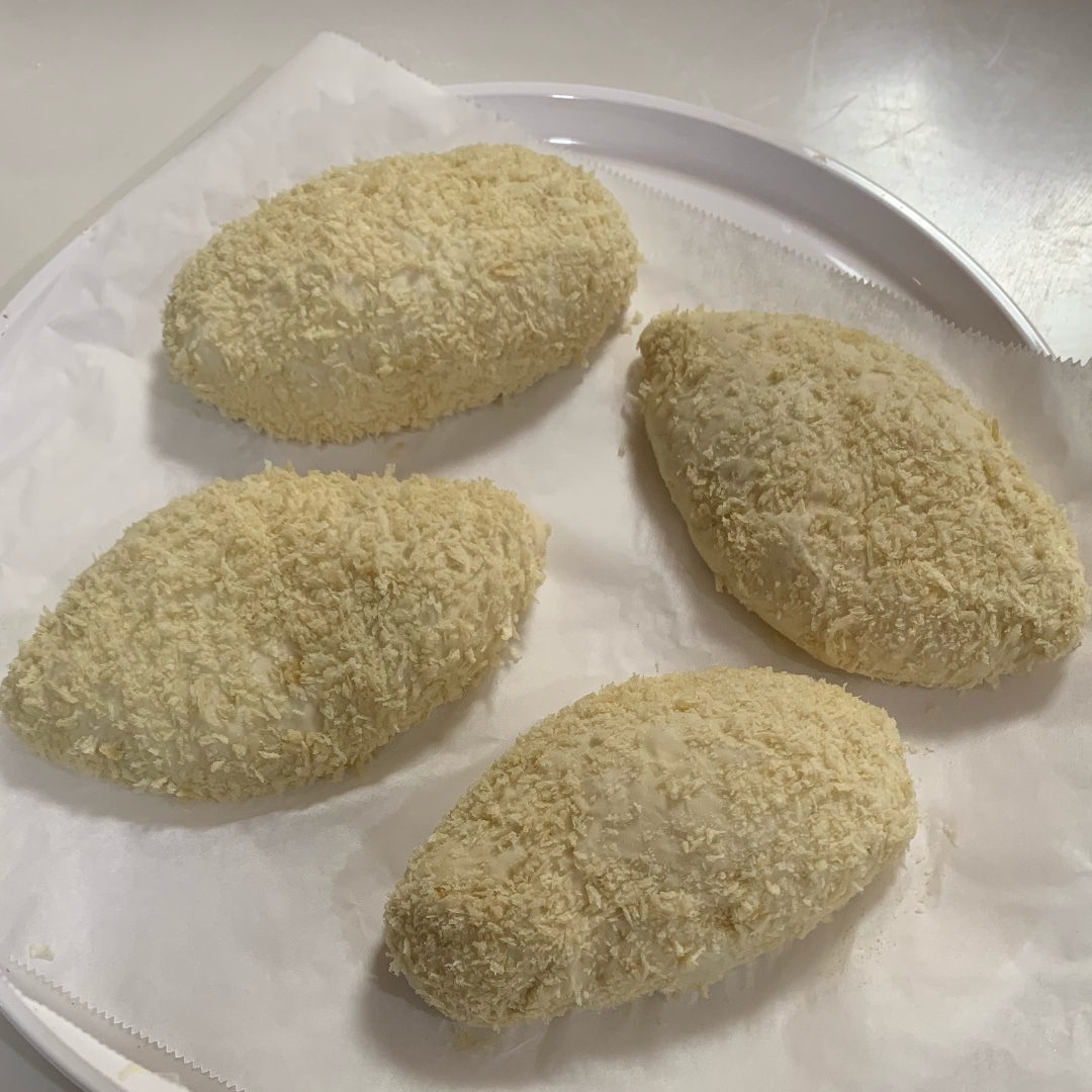 パン粉をまとったカレーパン