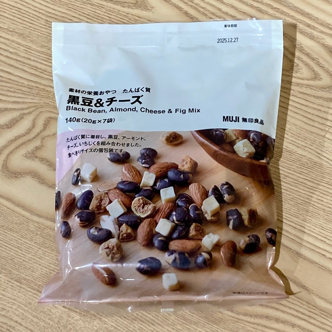 素材の栄養おやつ　たんぱく質　黒豆＆チーズ