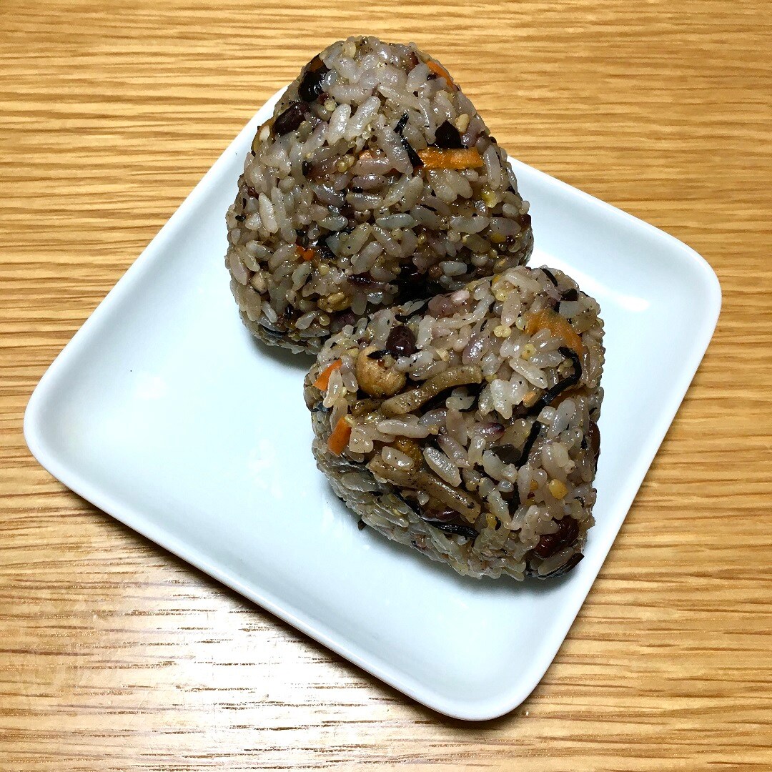 十六穀米のひじきごはん ２００ｇ