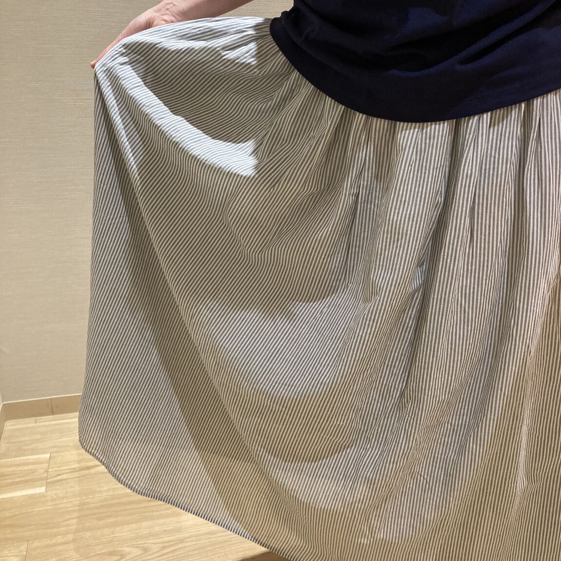 衣服着用写真　スカート