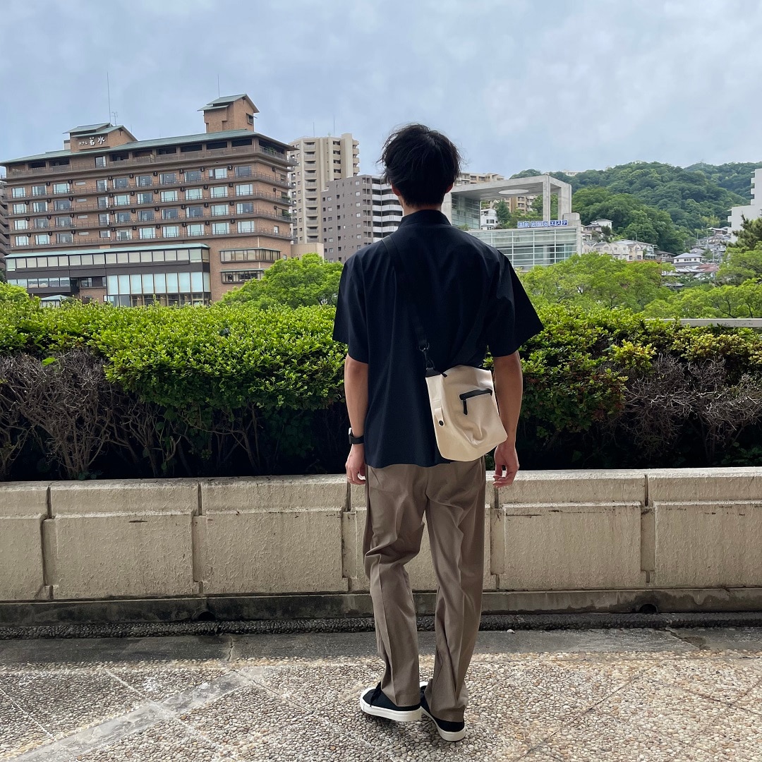 紳士服の紹介（後ろ向き）