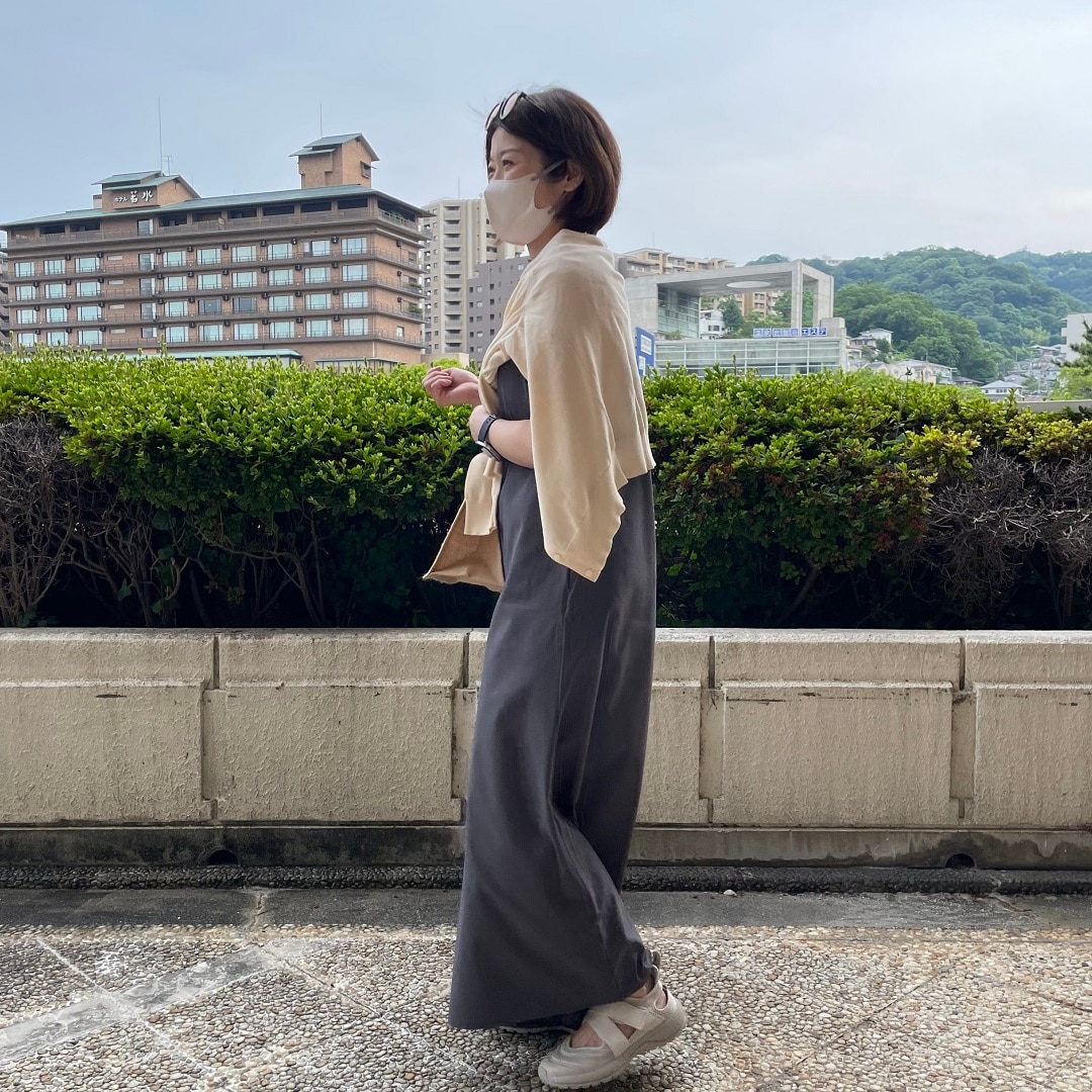 婦人　おたより　左向き