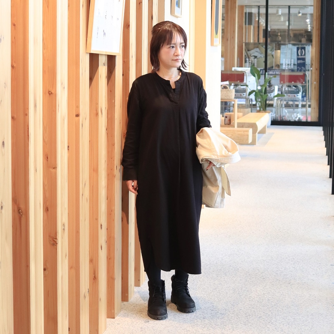 染めなおした服黒トップス