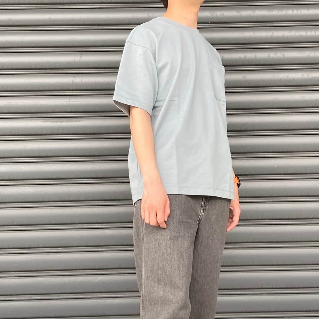 Tシャツアップ
