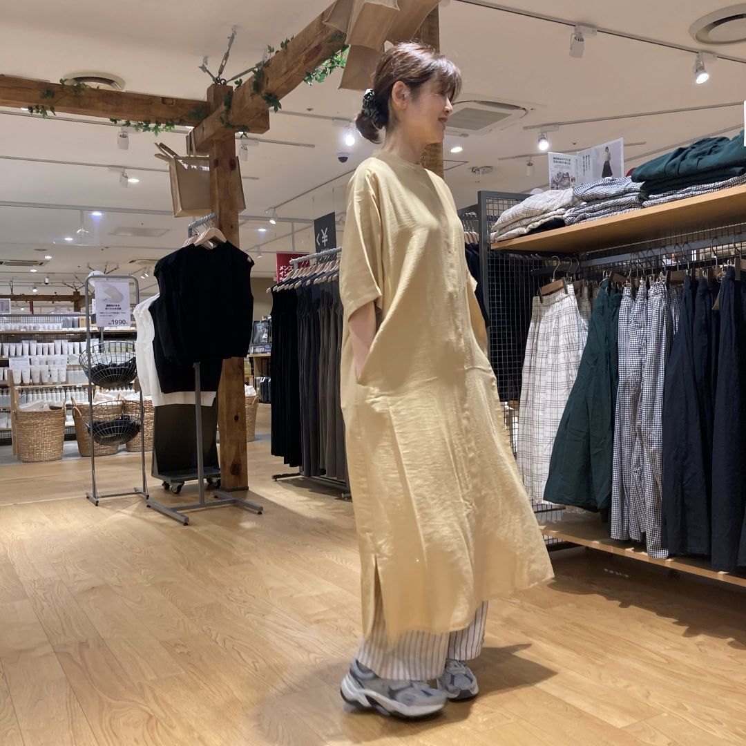 スタッフスナップ婦人