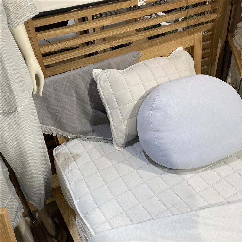 ひんやり寝具　アップ