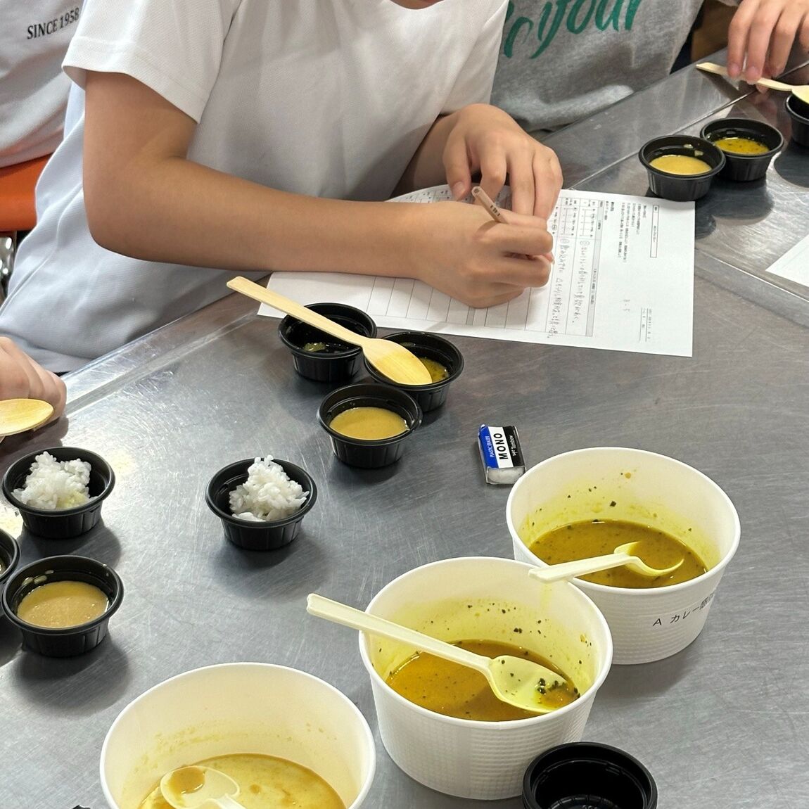 【イオン多賀城】小学生が開発する「夢のレトルトカレー」レポート～味づくり編～_qr1yF1