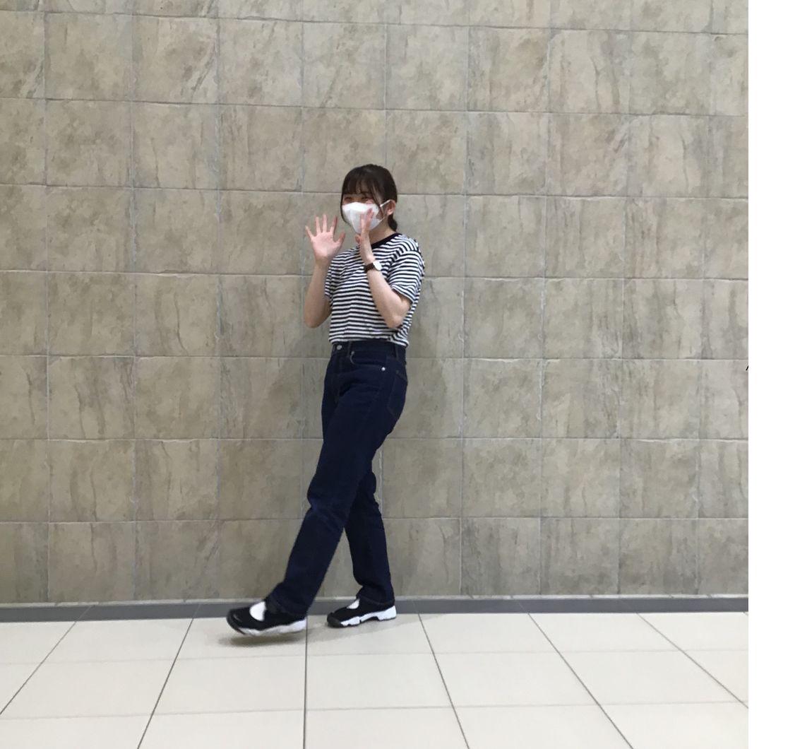 ４