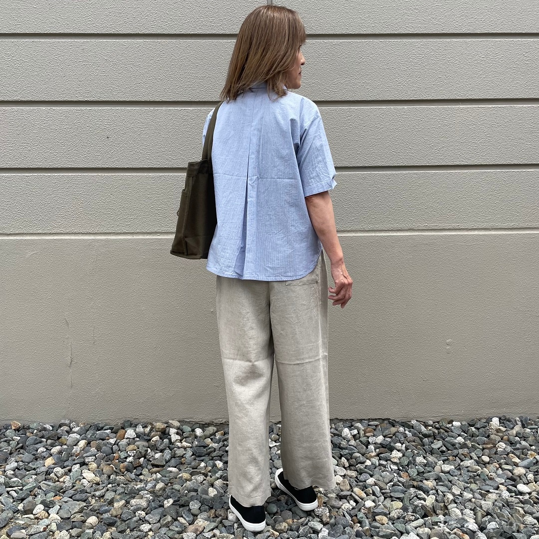 女性スタッフ写真