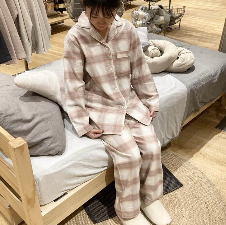 脇に縫い目のない　フランネル長袖パジャマ