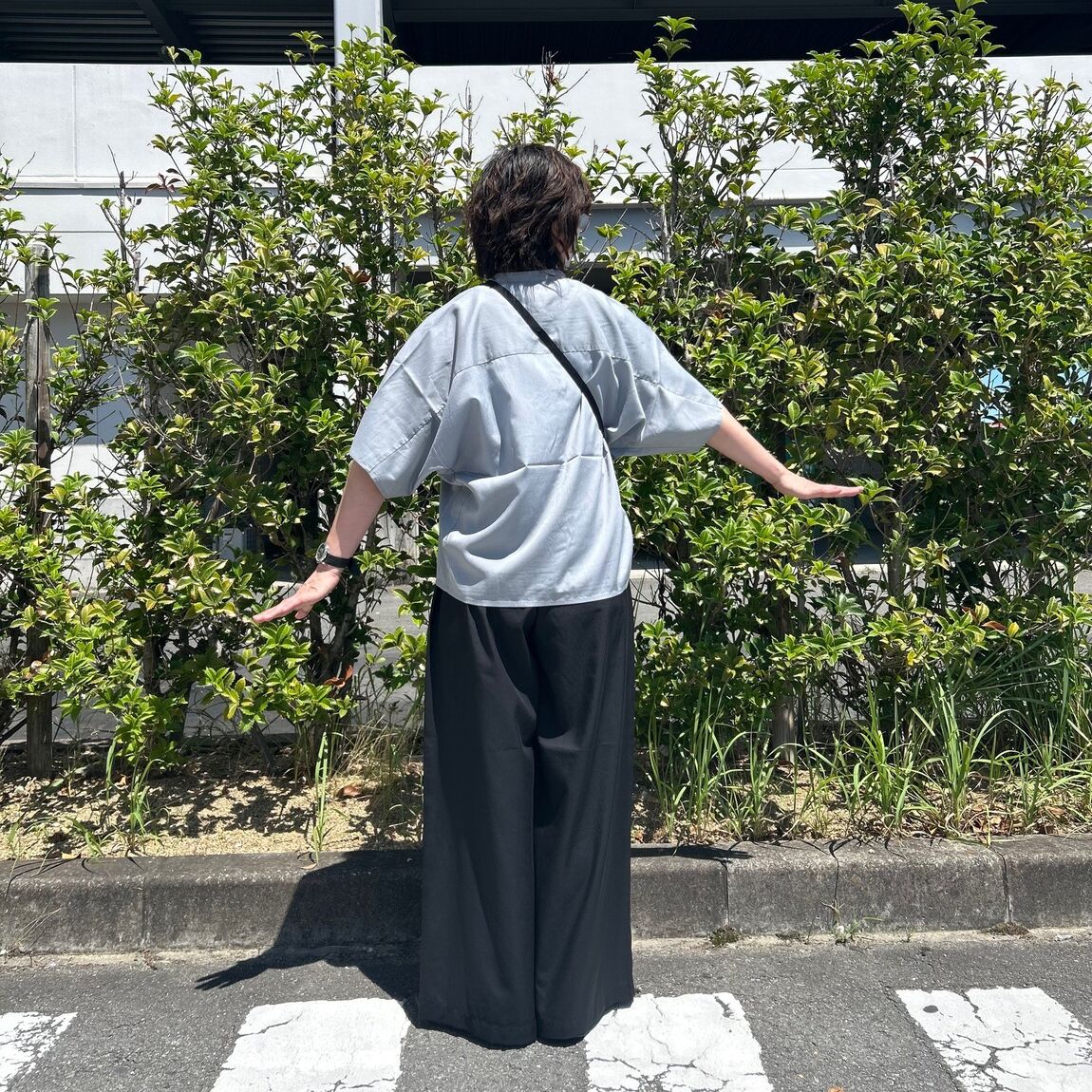 561