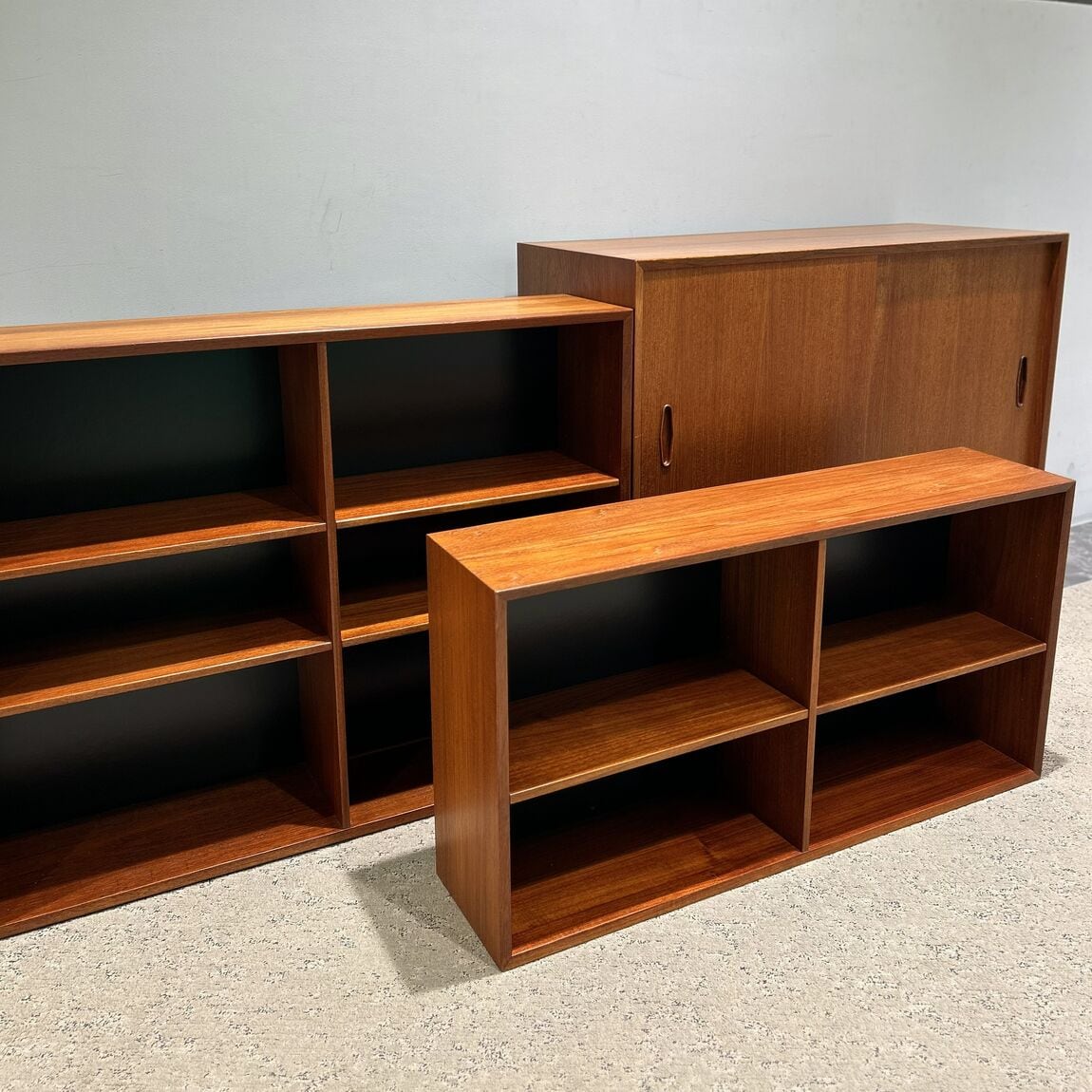 VINTAGE BOOKSHELF014